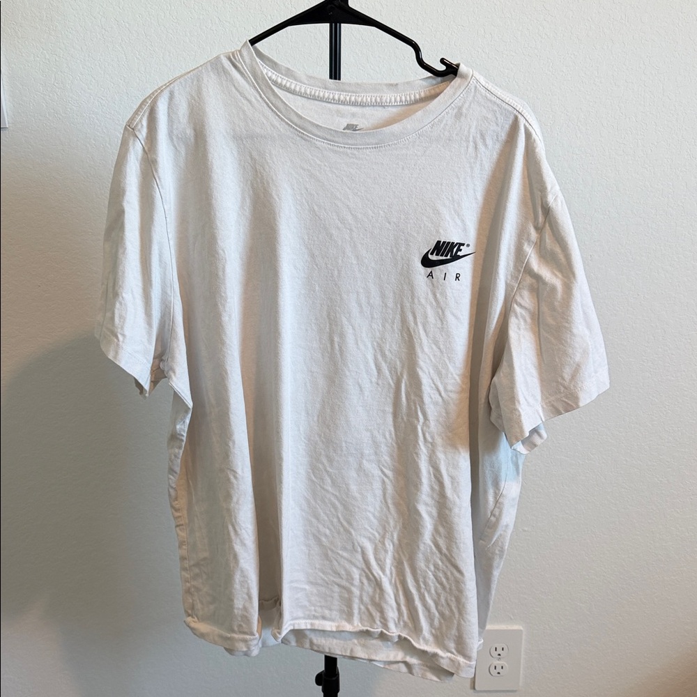 🌿 Nike White Short Sleeve Tee
